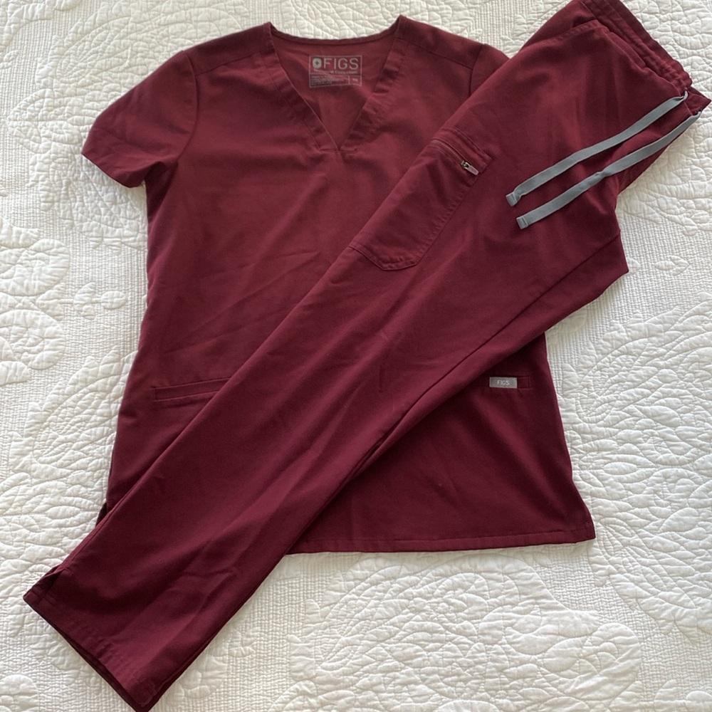 Figs Burgandy Scrub Set